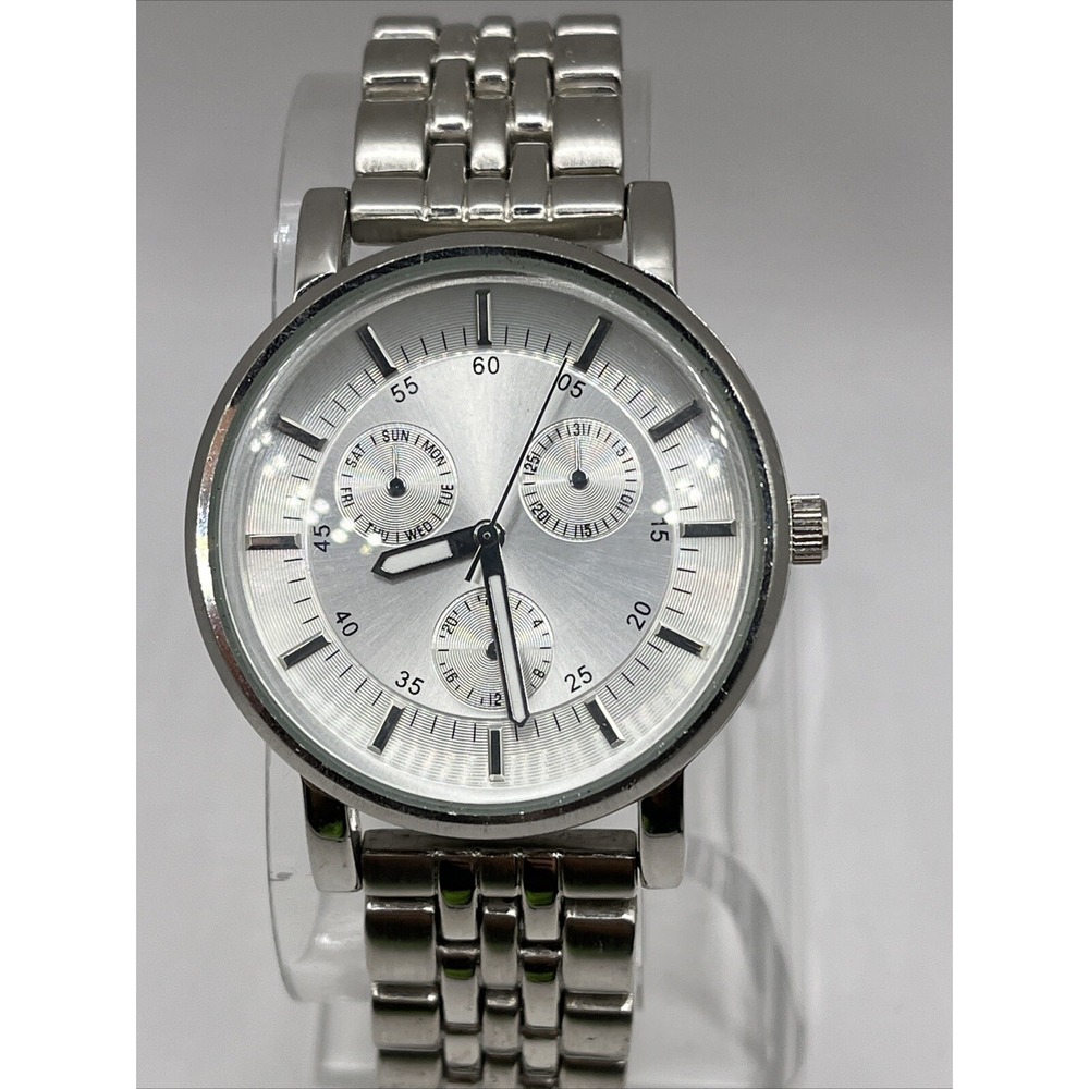 Merona Women's Quartz‎ Watch Silver Bracelet Band 38mm Case- New Battery